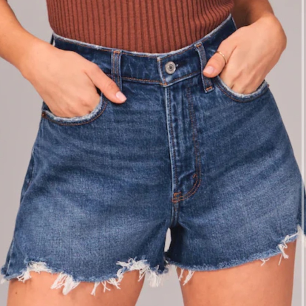 Abercrombie Curve Love 90s high rise cutoff shorts